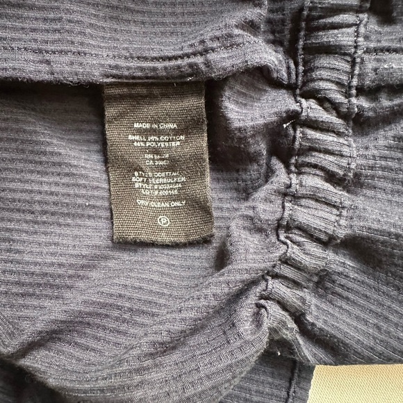 Theory Elegant Black Off-Shoulder Blouse - Picture 2 of 14